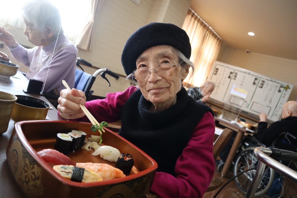 静岡市葵区有料老人ホーム_３月の花水木ランチ