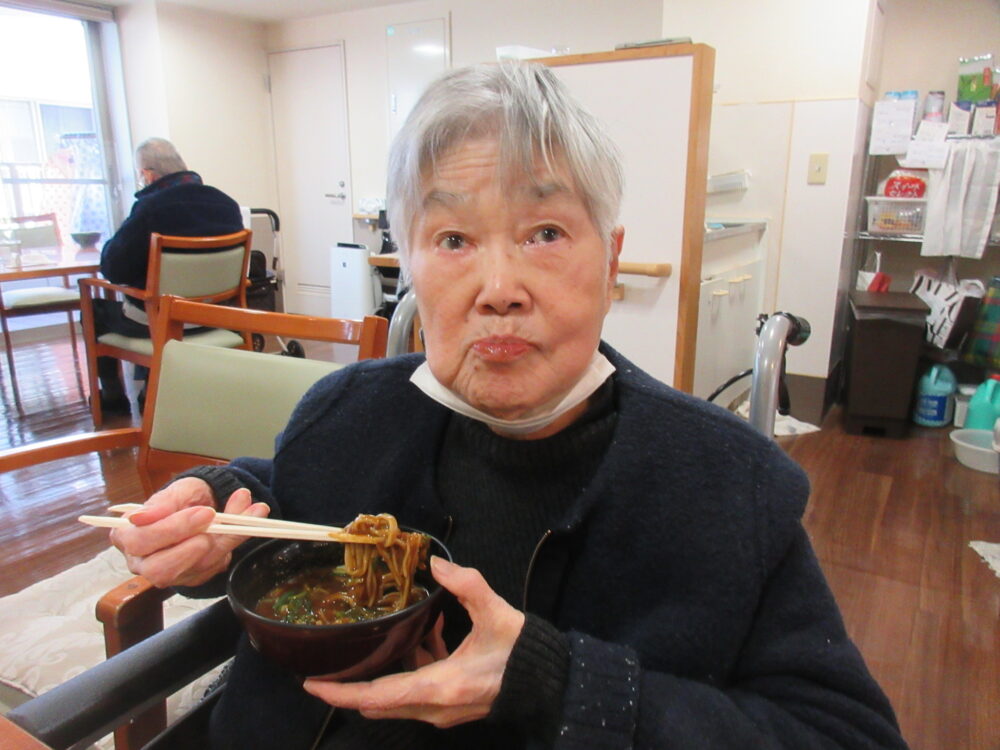 静岡市葵区有料老人ホーム_変わりそばカレーそば