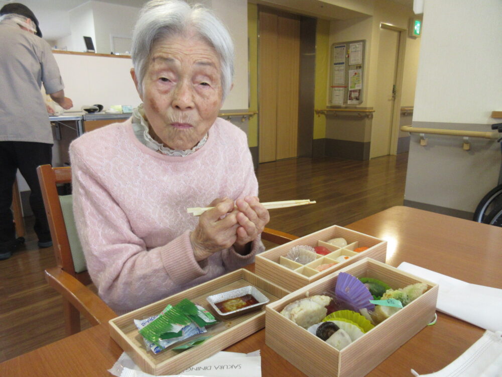 静岡市葵区有料老人ホーム_花水木ランチ仕出し料理桜庭