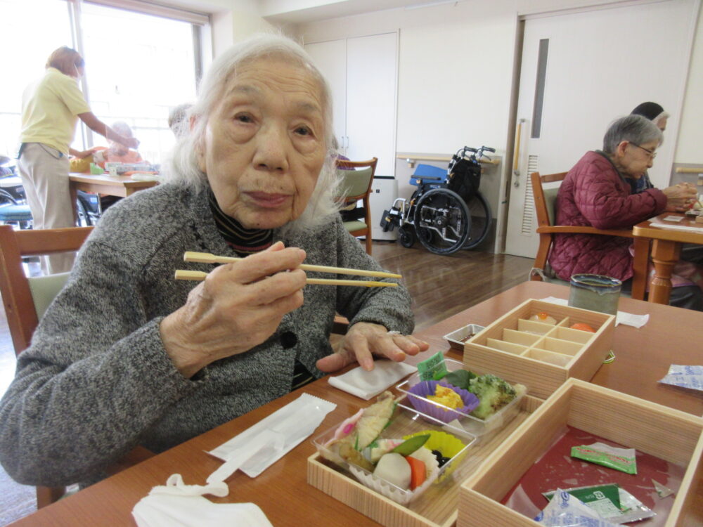 静岡市葵区有料老人ホーム_花水木ランチ仕出し料理桜庭