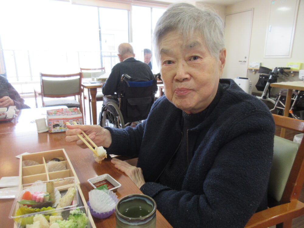 静岡市葵区有料老人ホーム_花水木ランチ仕出し料理桜庭