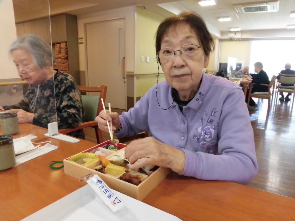 静岡市葵区有料老人ホーム_花水木ランチ東海軒の駅弁