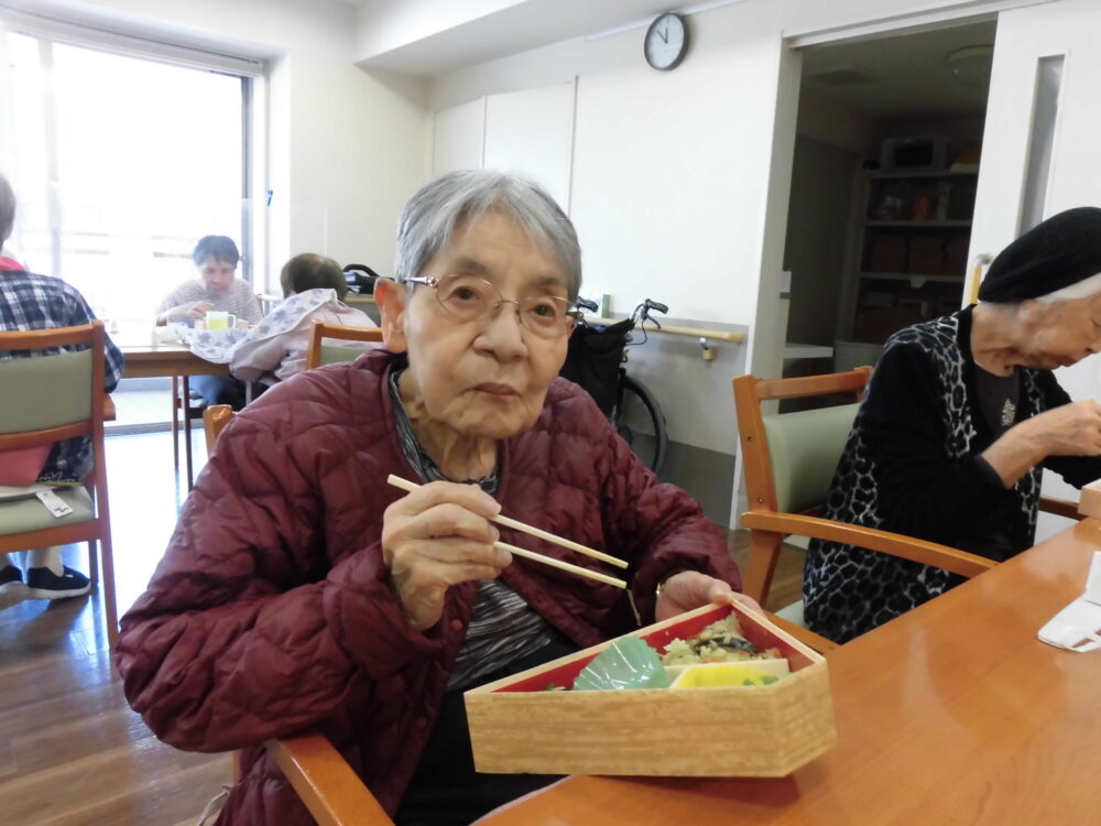 静岡市葵区有料老人ホーム_花水木ランチ東海軒の駅弁