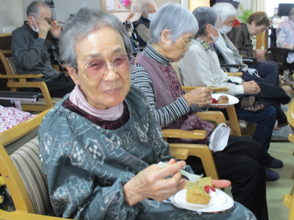 静岡市葵区老人ホーム_3月誕生日会