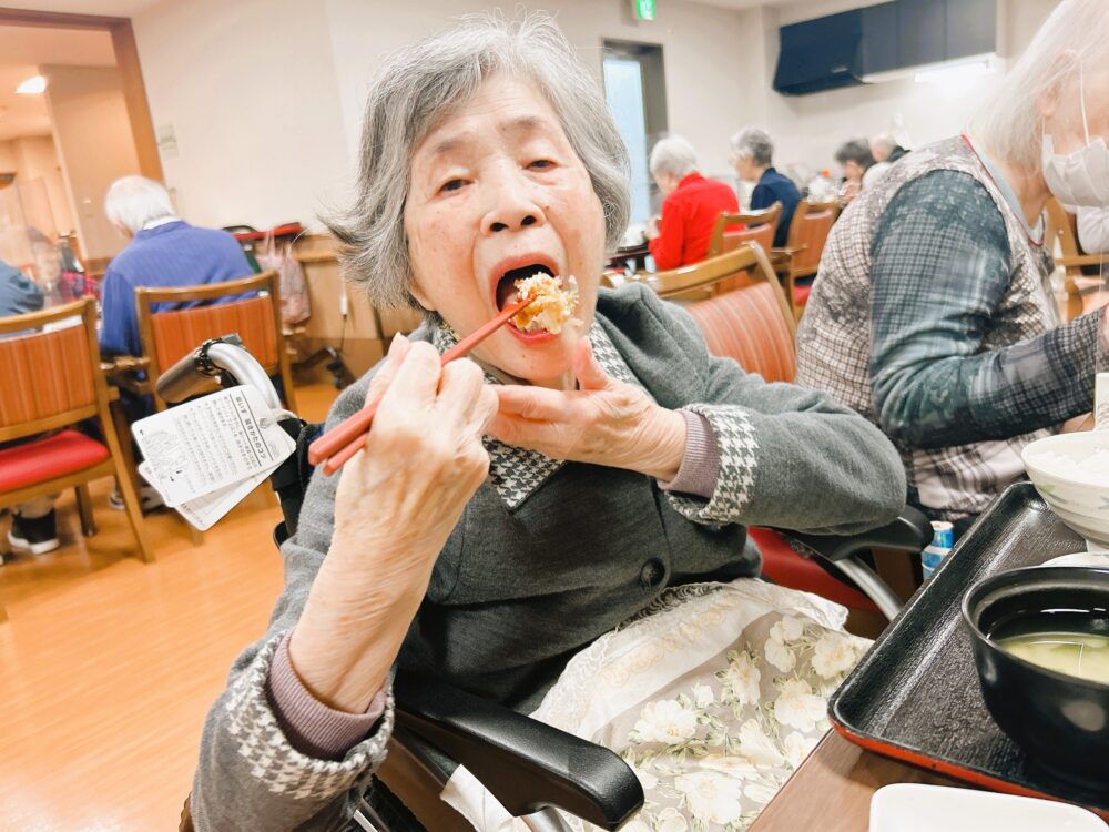 藤枝市老人ホーム_春キャベツの山いもステーキ