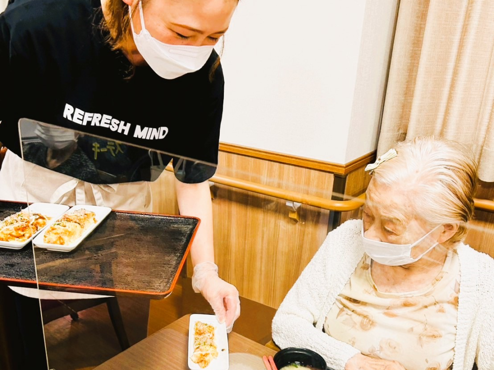 藤枝市老人ホーム_春キャベツの山いもステーキ