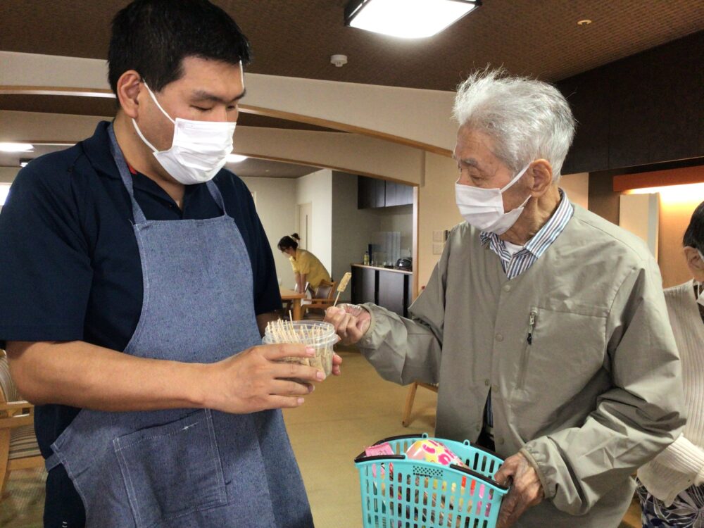 静岡市葵区老人ホーム_千代田商店と昭和クイズ大会