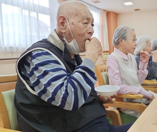 駿東郡長泉町老人ホーム_5月の紅茶会