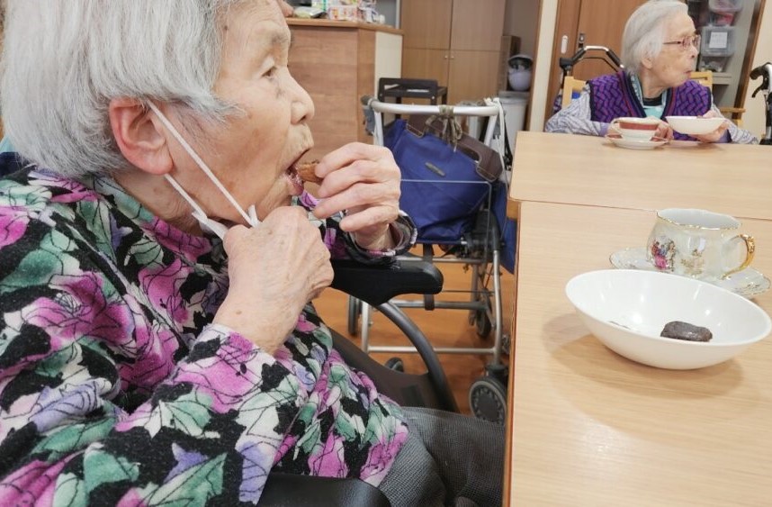 駿東郡長泉町老人ホーム_5月の紅茶会