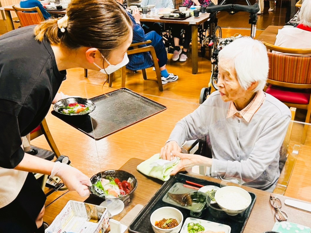 藤枝市老人ホーム_お刺身の盛り合わせ