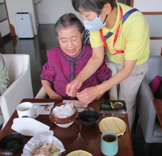 静岡市駿河区有料老人ホーム_花水木ランチ開始しました