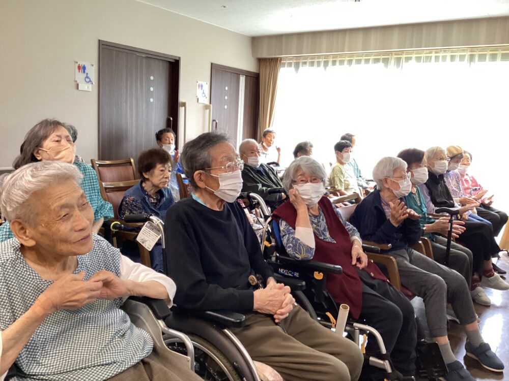 静岡市清水区老人ホーム_西奈中学校 吹奏楽部 演奏会